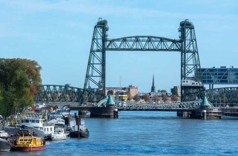 De Hef (Koningshavenbrug) in Rotterdam, de stad van Toen was geluk heel gewoon
